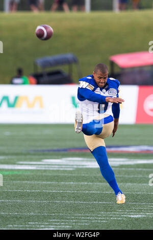 Juillet 05, 2019 : Blue Bombers de Winnipeg kicker Justin Medlock (9) se réchauffe avant le match de la Ligue canadienne de football entre les Blue Bombers de Winnipeg et Ottawa Redblacks à TD Place Stadium à Ottawa, Canada Daniel Lea/CSM Winnipeg Banque D'Images