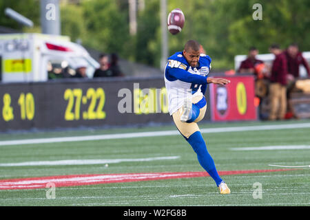 Juillet 05, 2019 : Blue Bombers de Winnipeg kicker Justin Medlock (9) se réchauffe avant le match de la Ligue canadienne de football entre les Blue Bombers de Winnipeg et Ottawa Redblacks à TD Place Stadium à Ottawa, Canada Daniel Lea/CSM Winnipeg Banque D'Images