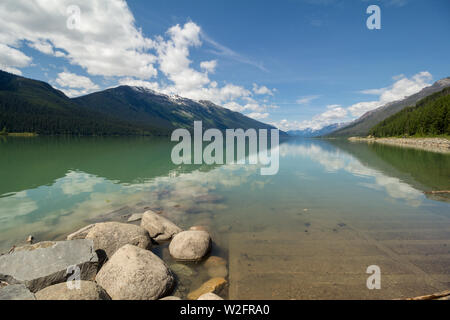 Rampe de mise à l'eau de Moose Lake au parc provincial du mont Robson en Colombie-Britannique, Canada Banque D'Images