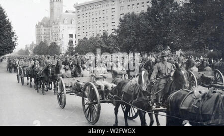 Soldats en parade prêt Liberty, Washington, D.C. ca. 1917 ou 1918 Banque D'Images