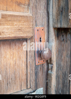 Détails de la poignée de la porte et le bois de l'historique 1910 Cabine Cottonwood à El Hadjar, Nevada, USA Banque D'Images