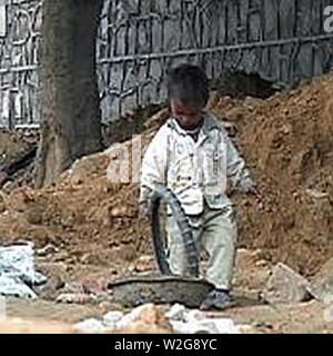 Près de l'enfant de rénovation du stade Jawaharlal Nehru à New Delhi 2010-03. Banque D'Images