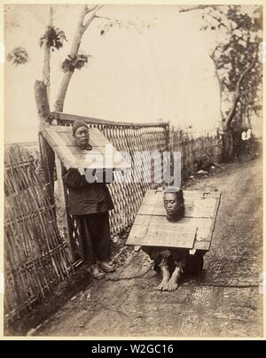 Délinquants chinois portant des Cangues de Lai Afong c1870s. Banque D'Images