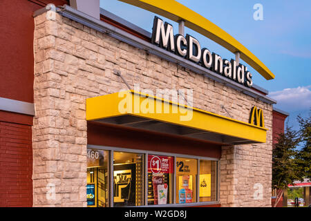 McDonald's restaurant fast food à Snellville (Métro Atlanta, Géorgie). (USA) Banque D'Images