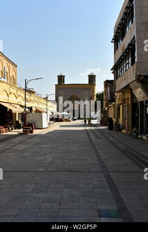 Bazar Vakil, Shiraz, la province du Fars, Iran, le 23 juin 2019, situé dans le centre historique de Shiraz, à l'extérieur du bazar de l'entrée est Banque D'Images