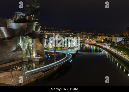 Guggenheim Museum de la ville de Bilbao Basque Banque D'Images