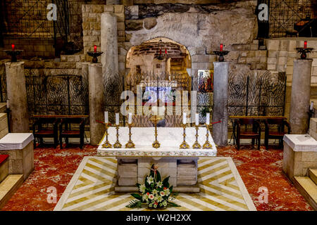 Crypte de la basilique catholique de l'Annonciation à Nazareth, Tibériade, Israël. Banque D'Images