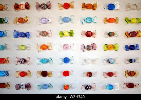 Collecte de bonbons colorés. Venise. L'Italie. Banque D'Images