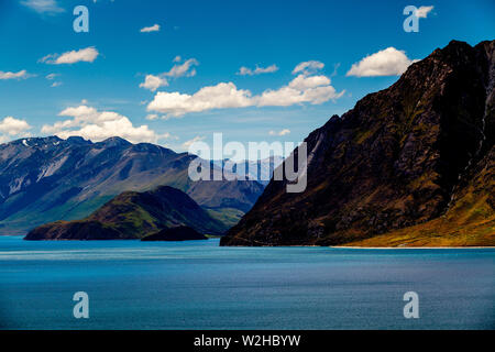 Lake Hawea et paysages de montagne, la région d'Otago, île du Sud, Nouvelle-Zélande Banque D'Images