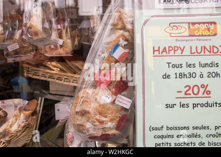 Paris, France - le 7 juillet 2019 : boulangerie dans le Marais rue sainte croix de la bretonnerie, Paris IIIe Banque D'Images