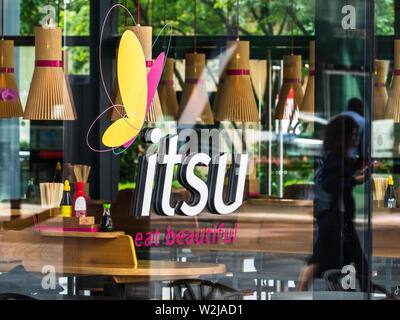 ITSU Restaurant Fast Food London - signe sur un style asiatique ITSU restaurant fast food à London UK Banque D'Images