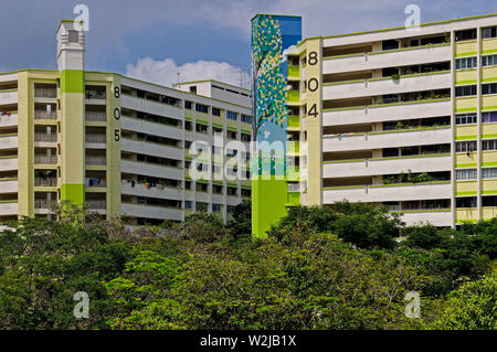 Singapour, Singapour - le 14 novembre 2011 : les logements publics hdb bâtiments résidentiels à Singapore, près de la station de MRT khatib Banque D'Images