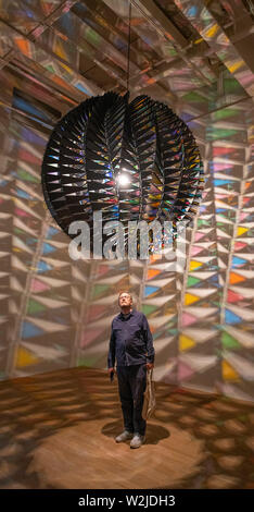 Tate Modern, Londres, Royaume-Uni. 9 juillet 2019. Olafur Eliasson : Dans la vraie vie est un rendez-vous incontournable depuis plus de 30 ans Sondage d'Eliasson la carrière. Avec plus de 40 œuvres - dont la plupart sont présentés au Royaume-Uni pour la première fois, cette exposition examine l'engagement de l'artiste avec quelques-uns des problèmes les plus urgents d'aujourd'hui, du changement climatique à la migration. Image : Dans la vie réelle, 2019. Avec la permission de l'artiste ; neugerriemschnedier, Berlin ; Tanya Bonakdar Gallery, New York/Los Angeles. Credit : Malcolm Park/Alamy Live News. Banque D'Images