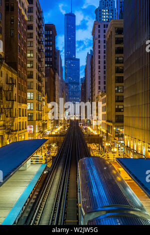 Dans la ligne de la voie ferrée à Chicago Banque D'Images