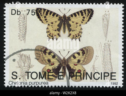 Russie KALININGRAD, 28 mars 2019 : timbres par Sao Tomé-et-Principe montre beau papillon, vers 1992 Banque D'Images