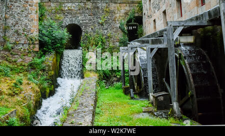 Ancien moulin à eau dans le château de fougères. La Bretagne. Banque D'Images