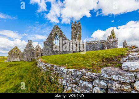 Ruines de Ross Errilly Friary en Headford Co. fondé 1351 annonce l'un des plus beaux monastères franciscain médiéval en Irlande Banque D'Images