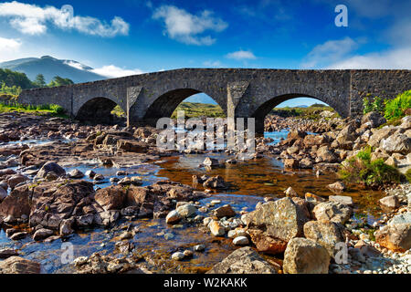 Vieux Pont de Pierre, Sligachan, Cuillin Hills, île de Skye, Hébrides intérieures, Ecosse, Royaume-Uni Banque D'Images