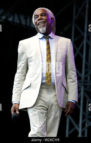 Billy Ocean joue sur la scène au cours de la 1re journée de la musique de Kew à Kew Gardens, le 9 juillet, 2019 à Londres, en Angleterre. Banque D'Images