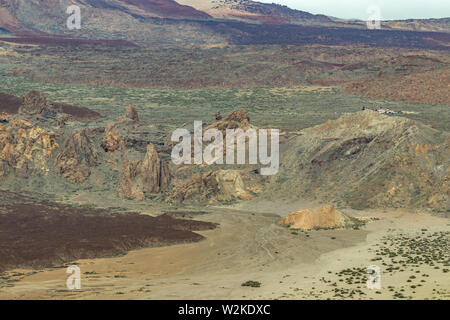 De beaux paysages de caldera et Roques de Garcia. Vue de la chaîne de montagnes entourant le volcan du Teide. Parc National du Teide, Tenerife, Espagne. L Banque D'Images