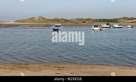 Bateaux au point-de-Corbeau, Braunton Burrows, North Devon, UK Banque D'Images