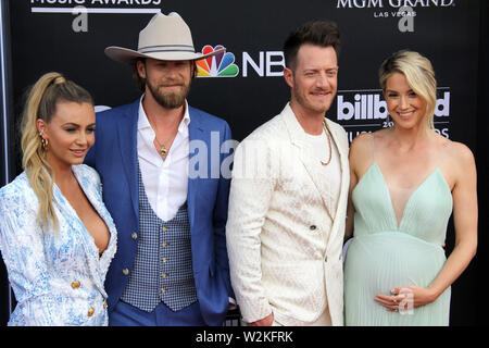 Le 1 mai 2019 - Las Vegas, NV, USA - LAS VEGAS - 1 mai : Florida Georgia Line, Brittney Marie Cole Kelley, Brian Kelley, Tyler Hubbard, Hayley Stommel Hubbard au Billboard Music Awards 2019 au MGM Grand Garden Arena le 1 mai 2019 à Las Vegas, NV (crédit Image : © Kay Blake/Zuma sur le fil) Banque D'Images