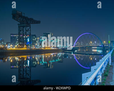 Pacific Quay la nuit - Glasgow Banque D'Images