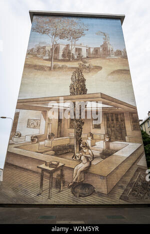 Musée urbain Tony Garnier, peintures murales peintes dans les années 1980, est un musée à ciel ouvert pour rendre hommage à l'œuvre de Tony Garnier, à l'indus utopique Banque D'Images