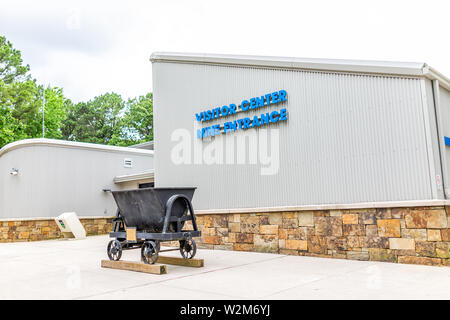 Murfreesboro, USA - 5 juin 2019 : Cratère de diamants Park en Arkansas signe pour entrée de la mine et du Centre d'accueil Banque D'Images