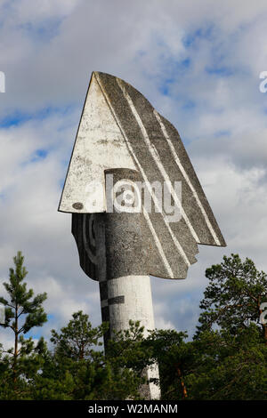 Kristinehamn, Suède - 5 juillet 2019 : les 15 m de hauteur sculpture Picasso béton monument a été inauguré en juin 25, 1965 et situé à la Banque D'Images