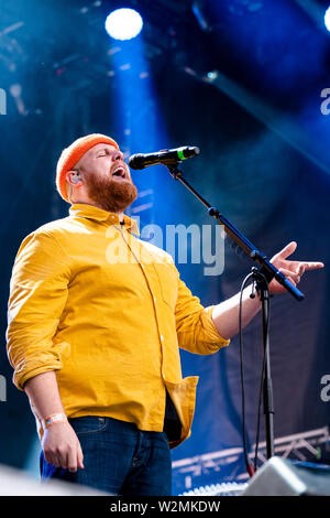 Bergen, Norvège - Juin 12th, 2019. Le chanteur écossais, auteur-compositeur et musicien Tom Walker effectue un concert live au cours de la fête de la musique 2019 Bergenfest norvégien de Bergen. (Photo crédit : Gonzales Photo - Jarle H. MEO). Banque D'Images