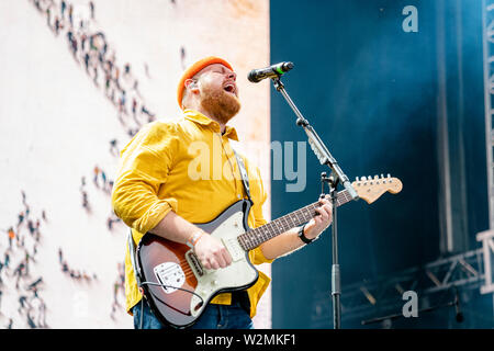 Bergen, Norvège - Juin 12th, 2019. Le chanteur écossais, auteur-compositeur et musicien Tom Walker effectue un concert live au cours de la fête de la musique 2019 Bergenfest norvégien de Bergen. (Photo crédit : Gonzales Photo - Jarle H. MEO). Banque D'Images