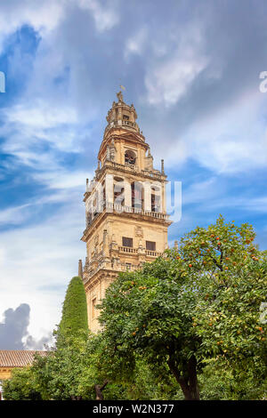 Clocher de mosquée-cathédrale de Cordoue. Minaret musulman d'origine cette structure a joué un rôle important dans l'image et le profil de Cordoue, un Banque D'Images