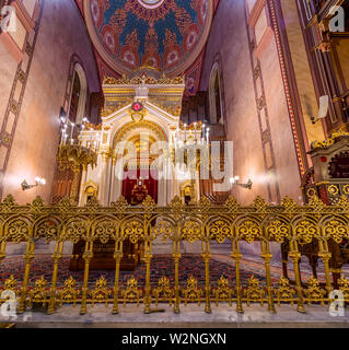 Budapest, Hongrie - le 27 mai 2019 : l'intérieur de la grande synagogue (synagogue) Tabakgasse à Budapest, Hongrie. C'est la plus grande synagogue d'Europe Banque D'Images