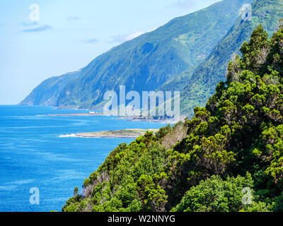 Droit og faja typique sur l'île de Sao Jorge, Açores, Portugal, Europe Banque D'Images