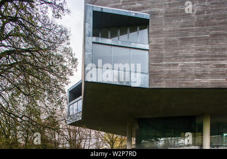 La ville de Cork, Cork, Irlande. Le 06 avril, 2019. Vue extérieure de la Lewis Glucksman Gallery dans le parc de l'Université de Cork, Irlande. Banque D'Images