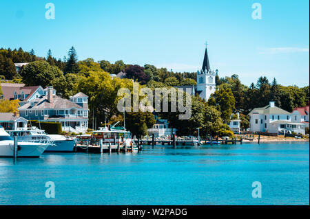 Vue sur le port de l'île Mackinac du lac Huron Banque D'Images