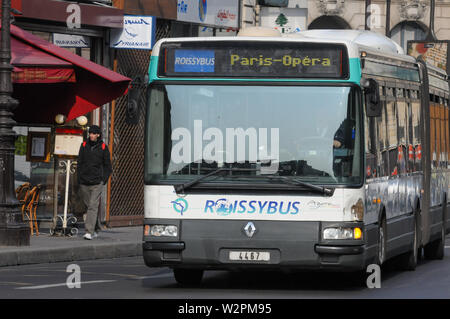 La navette Roissybus, Paris, Ile-de-France, France Banque D'Images