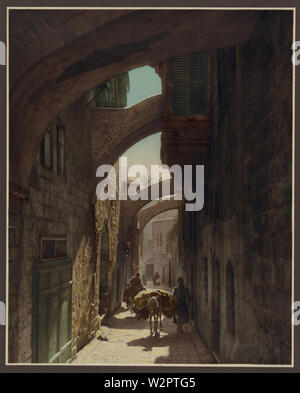 Photographies montrent les personnes, les bâtiments, et des paysages à Jérusalem et la Palestine (aujourd'hui l'Israël et la Cisjordanie). (P. 1-35) : Photographies : bergers, Bethléem, scène de rue (Jaffa Joppé) roches dans une tempête, panorama de Jérusalem, rangée d'oliviers, et à Jérusalem : un convoi de l'extérieur de la Porte de Damas, remparts, David Street, Dôme du Rocher, Via Dolorosa, galbé street dans la vieille ville, et un moine reading book in Jardin de Gethsémani. (P. 35-73) Photographies : : Portrait d'un Juif arabe du Yémen, de filage de la laine, paysan de Ramallah Ramallah femme en costume brodé, village carpen Banque D'Images