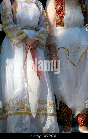 L'Italie, Lombardie, Crema, Festival des peuples, de l'Albanie danseurs portant Costume National Banque D'Images