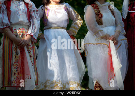 L'Italie, Lombardie, Crema, Festival des peuples, de l'Albanie danseurs portant Costume National Banque D'Images