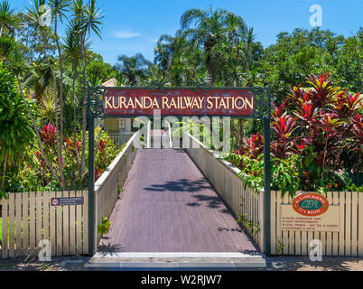 Entrée de la gare de Kuranda, Kuranda Scenic Railway, Kuranda, Atherton, Far North Queensland, Australie Banque D'Images