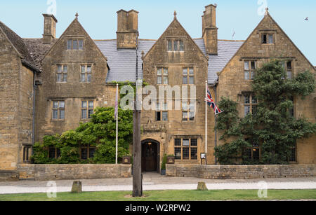 Lygon Arms Hotel , une auberge construite en pierre de Cotswold, établi 1532 AD, dans le pittoresque village des Cotswolds de Broadway Banque D'Images