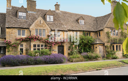 Cotswold pittoresques cottages en pierre à Broadway dans le Worcestershire Banque D'Images