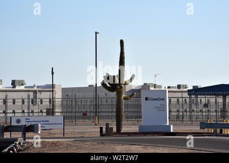 Le Centre de détention d'Eloy, une prison privée administré par CoreCivic, maisons détenus en attente de l'issue de leur procédure d'expulsion, Eloy, en Arizona, USA. Banque D'Images