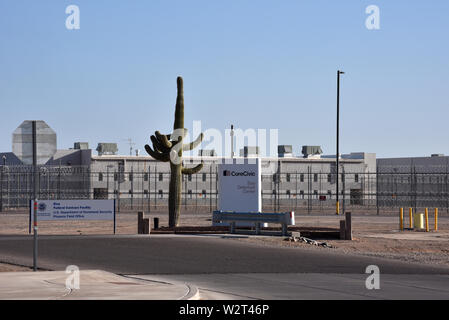 Le Centre de détention d'Eloy, une prison privée administré par CoreCivic, maisons détenus en attente de l'issue de leur procédure d'expulsion, Eloy, en Arizona, USA. Banque D'Images