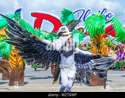 Les participants au Festival Dinagyang à Iloilo Philippines Banque D'Images