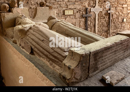 Religion Ireland tombeau de monument de Burial avec double effigie de Richard Bennett et Elizabeth Barry dans la Collégiale St.Mary's, Youghal, Irlande Banque D'Images