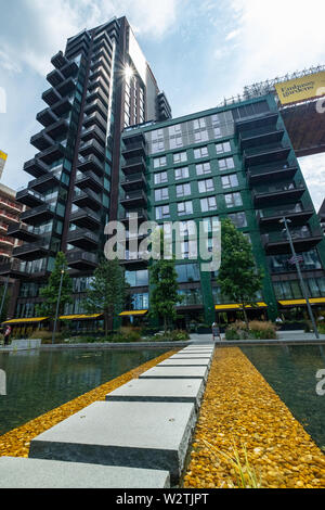 Apartment Building at Nine Elms, jardins de l'ambassade de Londres- Banque D'Images