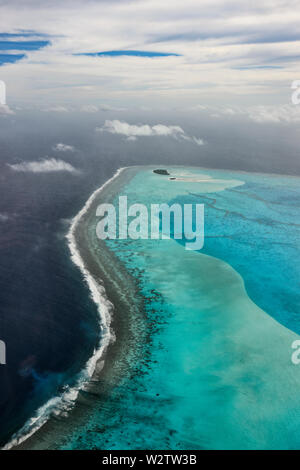 Vue aérienne de la lagune de corail turquoise, Aitutaki, Îles Cook Polynésie Française Banque D'Images